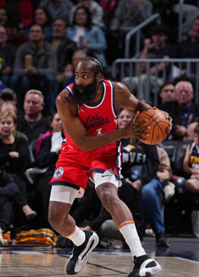 悦盈电竞平台 -转折点！新奥尔良鹈鹕调整名单，NBA常规赛集结日攻防权衡，底气十足，医务组通报恢复的简单介绍