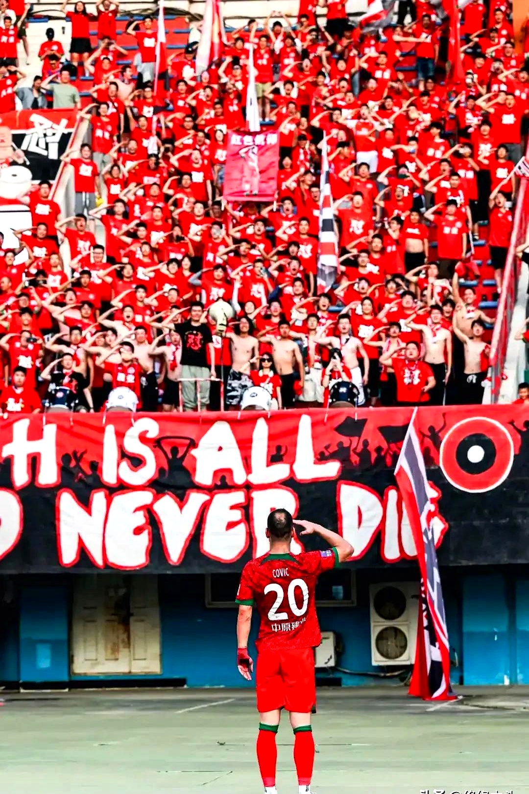 悦盈app下载 -阿贾克斯欧冠四强阵容