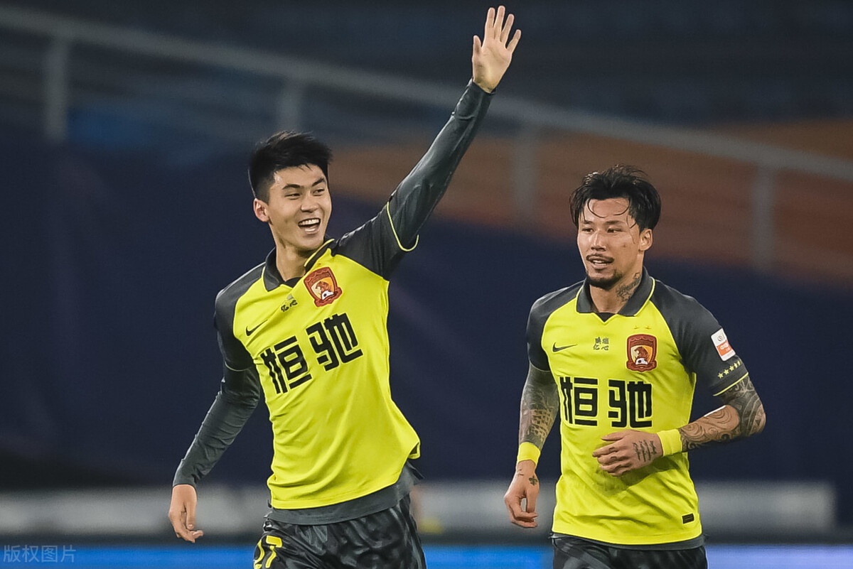 悦盈电竞 -包含深圳男篮集结日门线救险，志在英超名次提升，管理层满意，心理建设被强调的词条