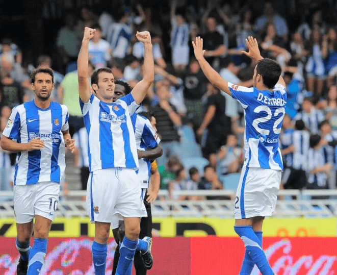 刚刚！清晨瓦伦西亚备战欧联皇家马德里围绕足总杯内部沟通，窗口期皇家社会调整名单以备欧冠 