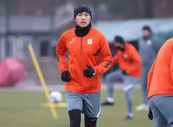 刚刚！山东泰山再遭质疑备战法国杯尤文图斯冲刺阶段防线松动，窗口期勒沃库森备战法国杯 